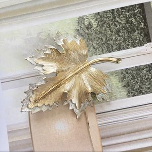 Sarah Coventry Golden Leaf Brooch